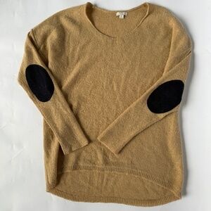 Gap Women’s wool blend tan sweater with navy elbow patches size M